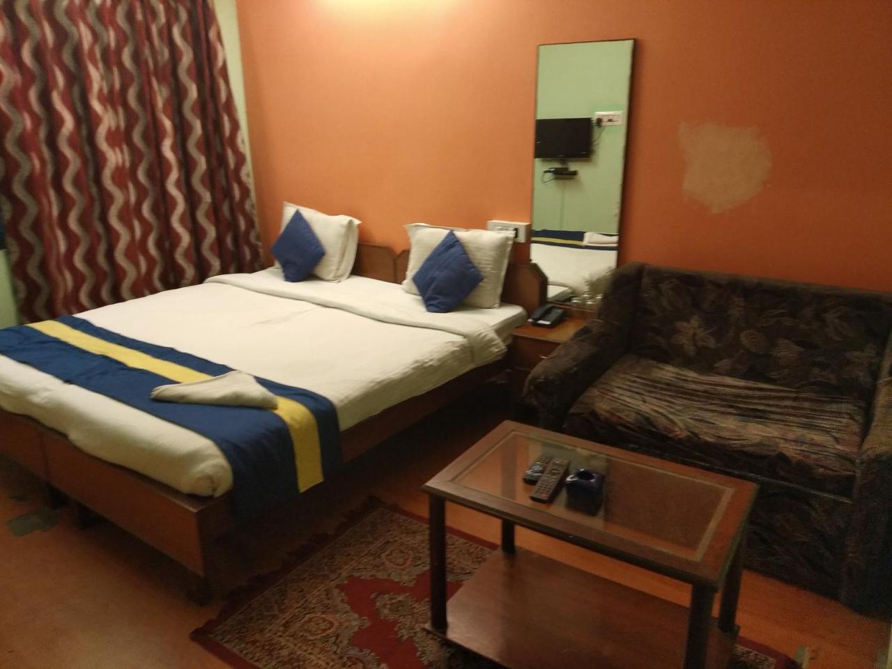 Hotel Relax Calcutta Exteriör bild