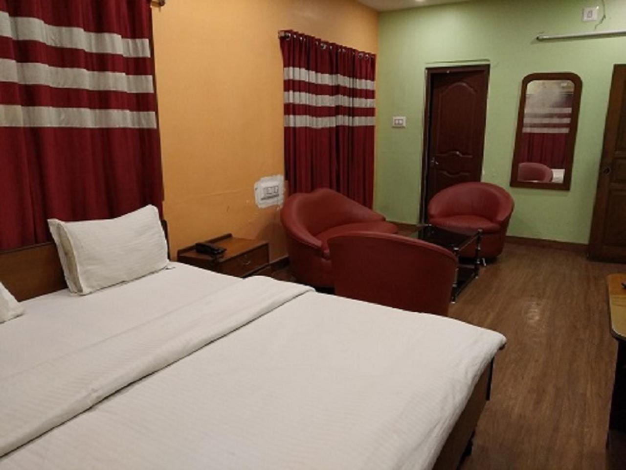 Hotel Relax Calcutta Exteriör bild